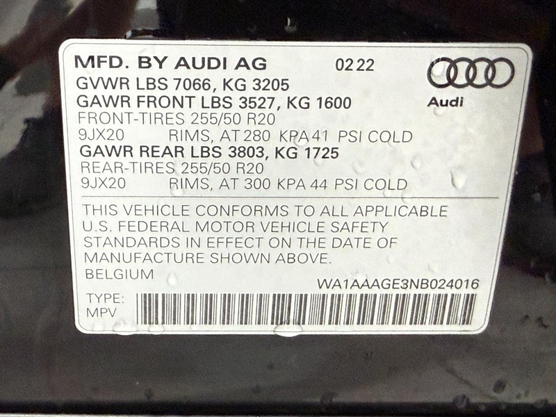 Audi e-tron Vehicle Image 28