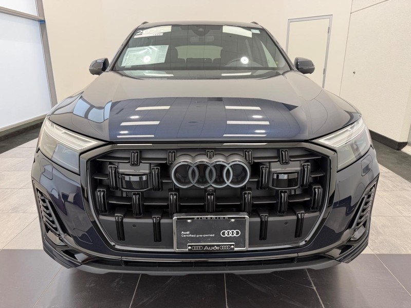 Audi Q7 Vehicle Image 8