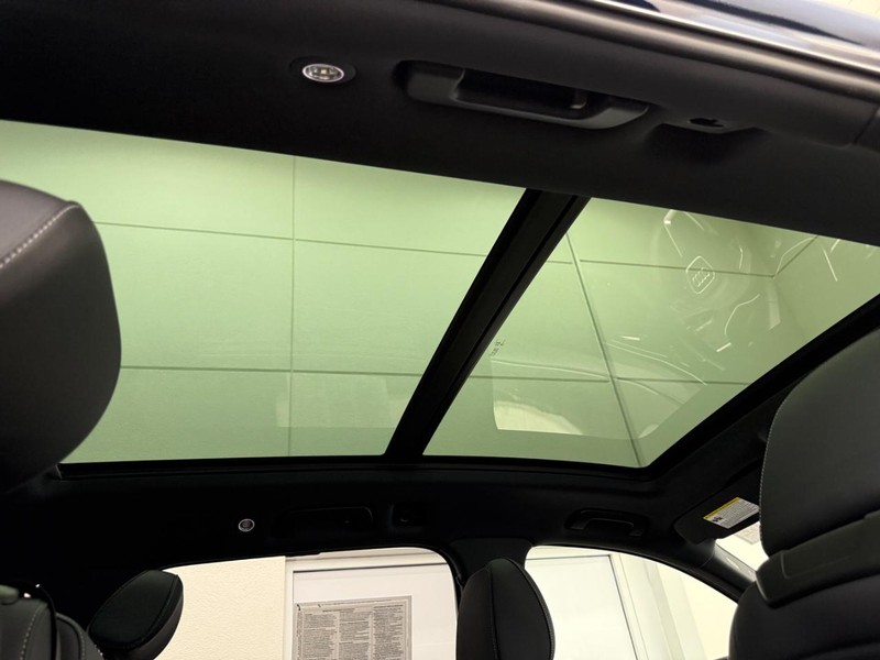 Audi Q7 Vehicle Image 10