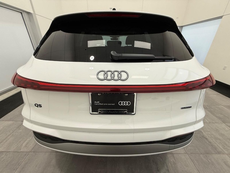 Audi Q5 Vehicle Image 3