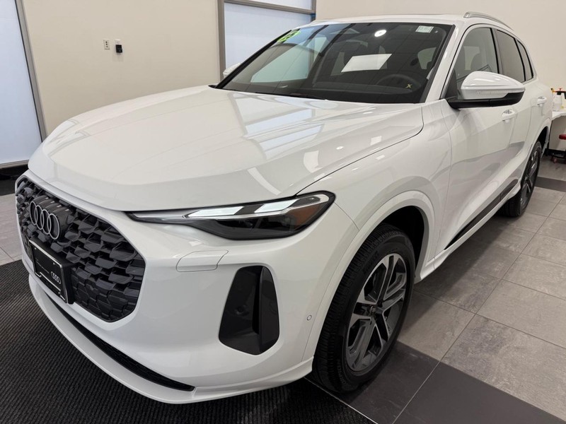 Audi Q5 Vehicle Image 6