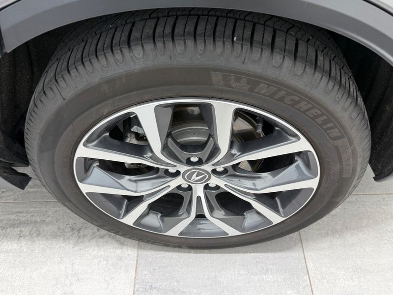 Acura MDX Vehicle Image 5