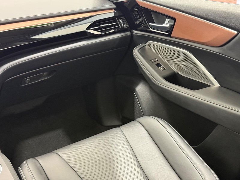 Acura MDX Vehicle Image 13