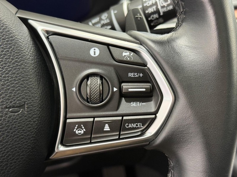 Acura MDX Vehicle Image 16