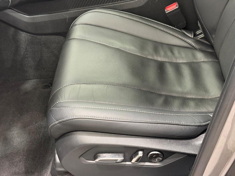 Acura MDX Vehicle Image 20