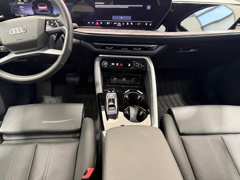 Audi Q5 Vehicle Image 9