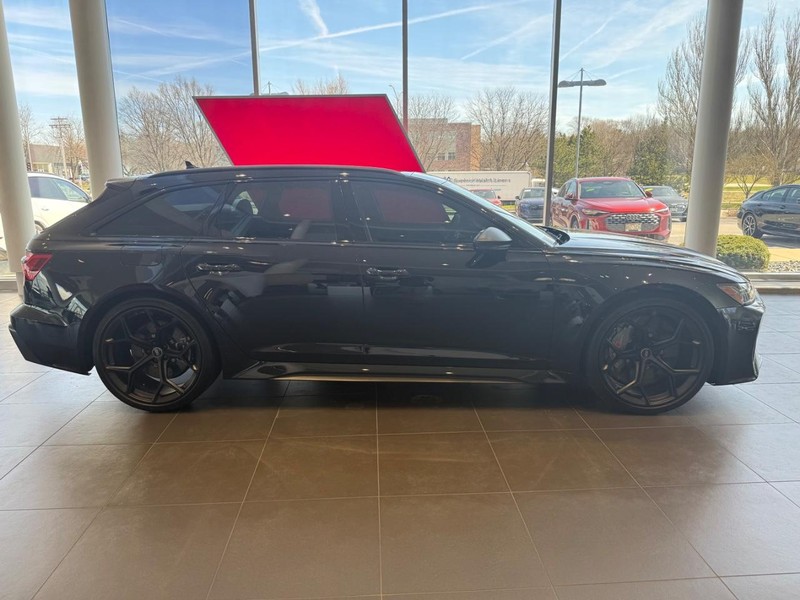 Audi RS 6 Avant Vehicle Image 2