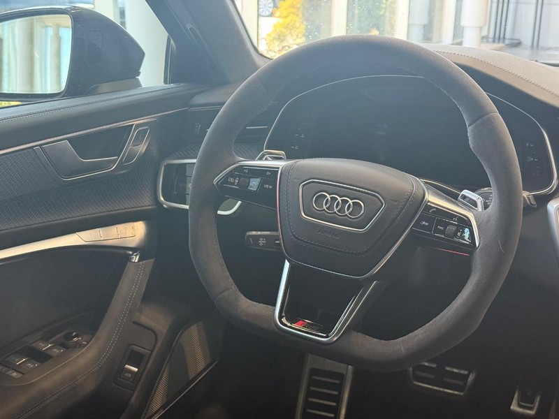 Audi RS 6 Avant Vehicle Image 13