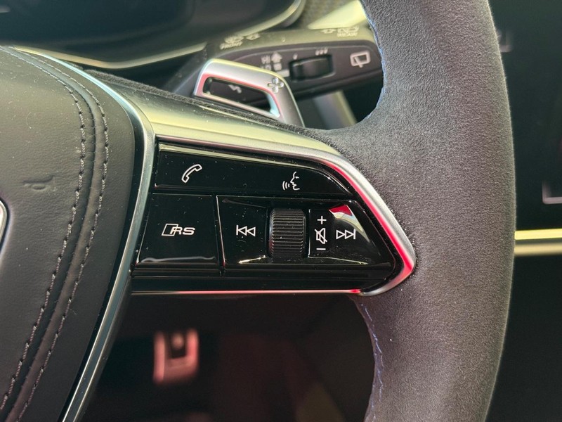 Audi RS 6 Avant Vehicle Image 17