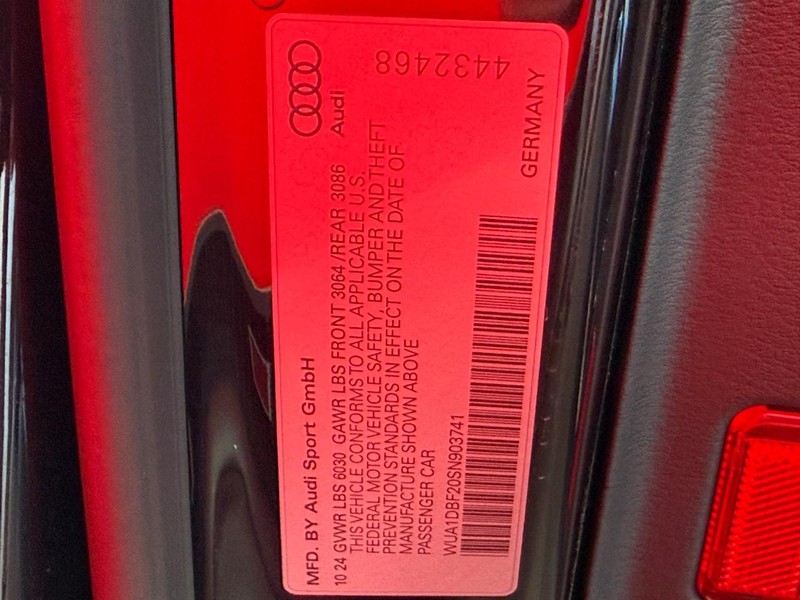 Audi RS 6 Avant Vehicle Image 21