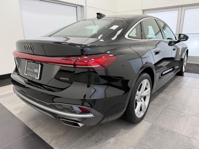 Audi A5 Vehicle Full-screen Gallery Image 02