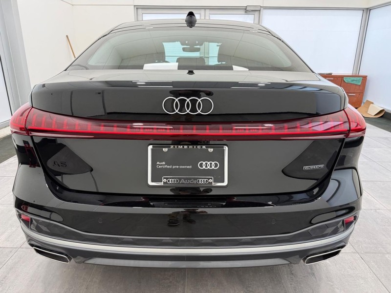 Audi A5 Vehicle Full-screen Gallery Image 03