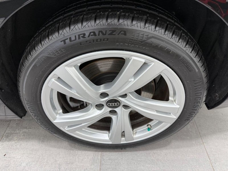 Audi A5 Vehicle Full-screen Gallery Image 05