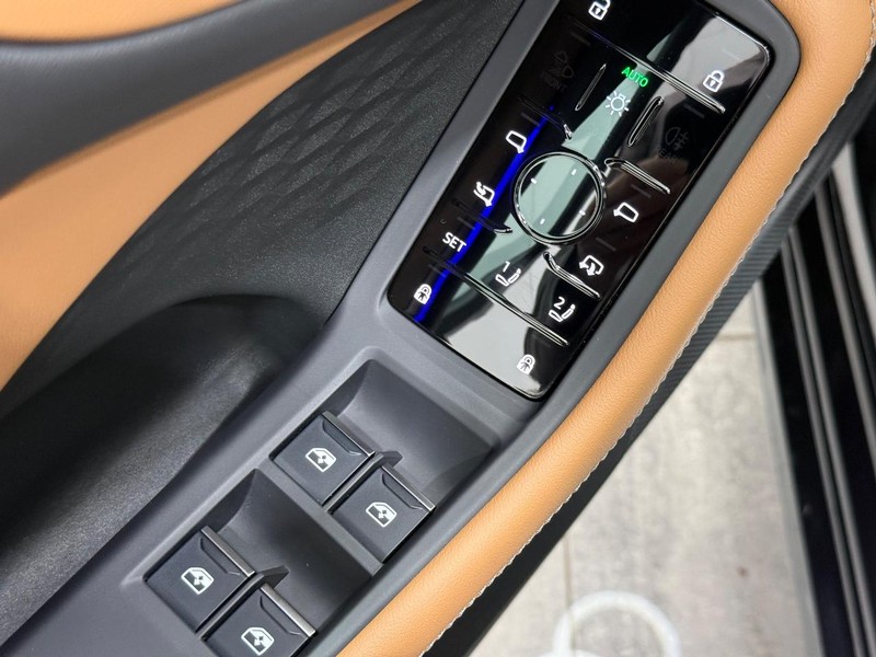 Audi A5 Vehicle Full-screen Gallery Image 18