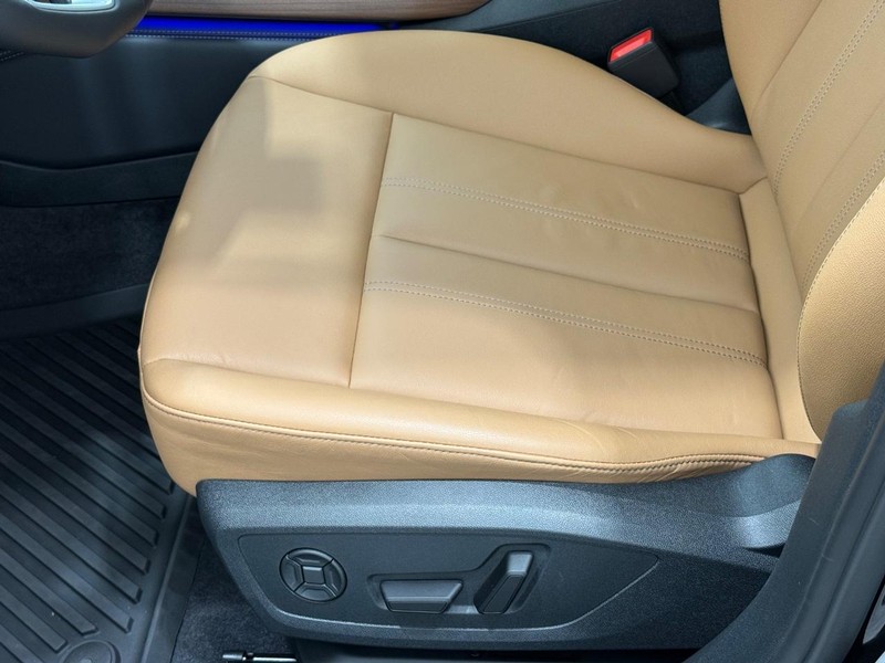 Audi A5 Vehicle Full-screen Gallery Image 19