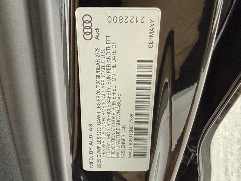 Audi A5 Vehicle Full-screen Gallery Image 20