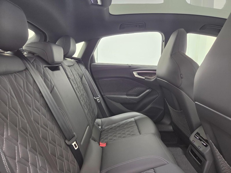 Audi S5 Vehicle Image 4