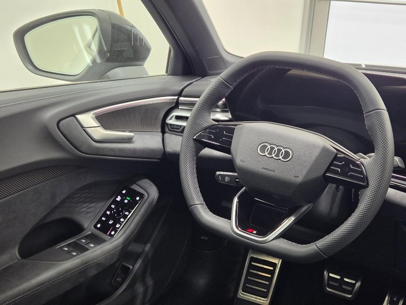 Audi S5 Vehicle Image 8