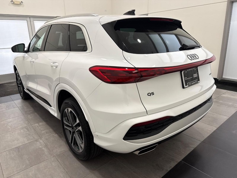 Audi Q5 Vehicle Image 4