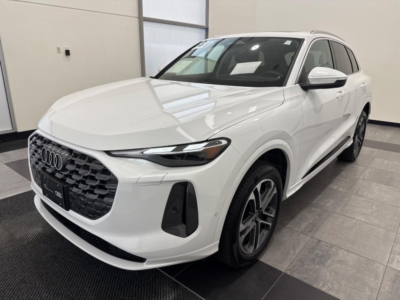 Audi Q5 Vehicle Image 6