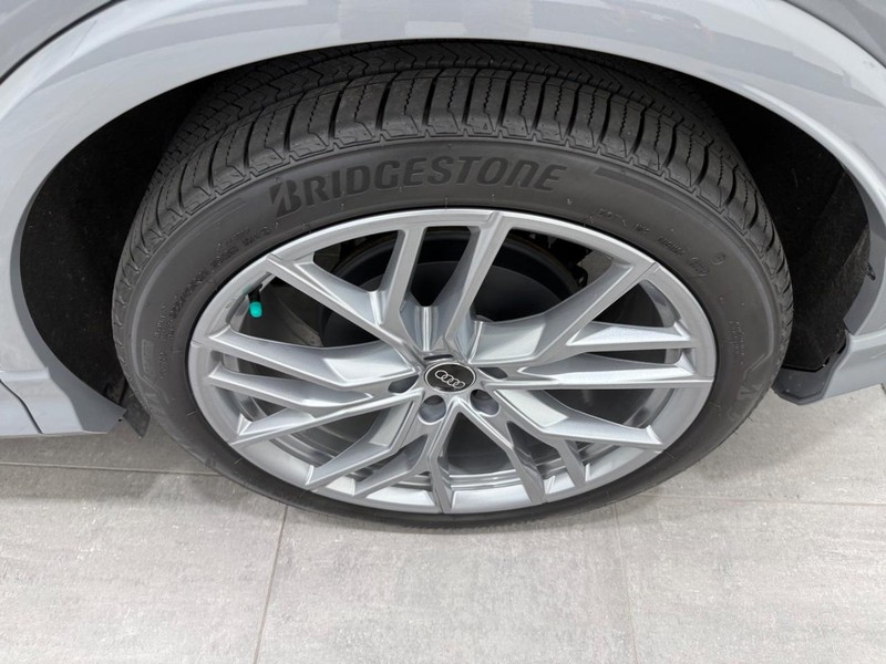 Audi Q4 e-tron Vehicle Image 5