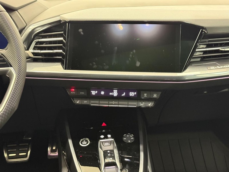 Audi Q4 e-tron Vehicle Image 10