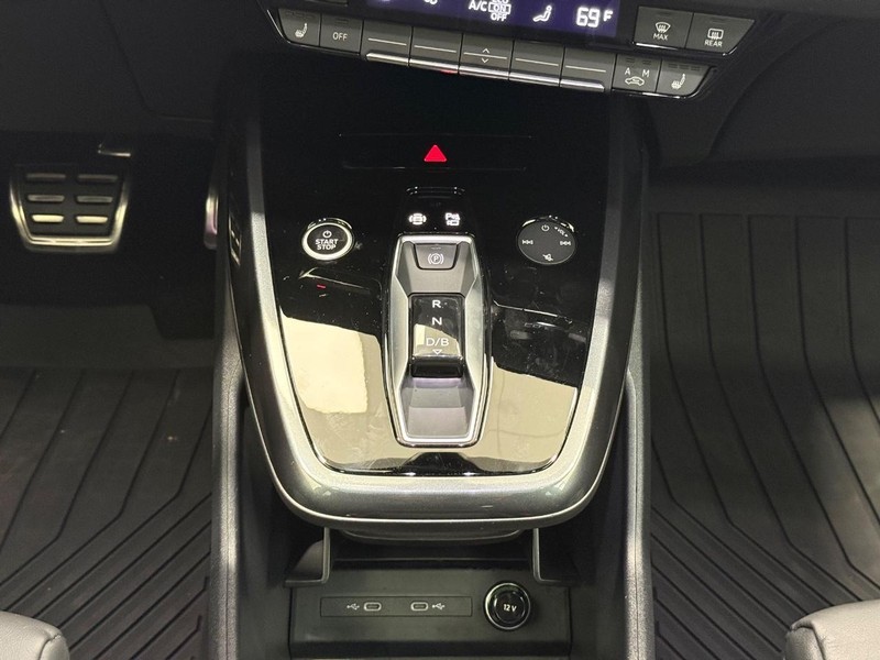 Audi Q4 e-tron Vehicle Image 11