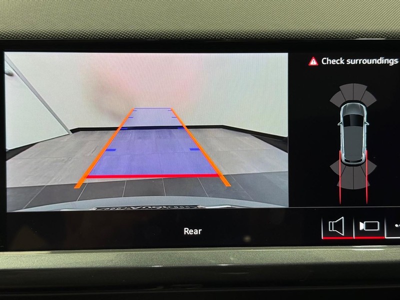 Audi Q4 e-tron Vehicle Image 17