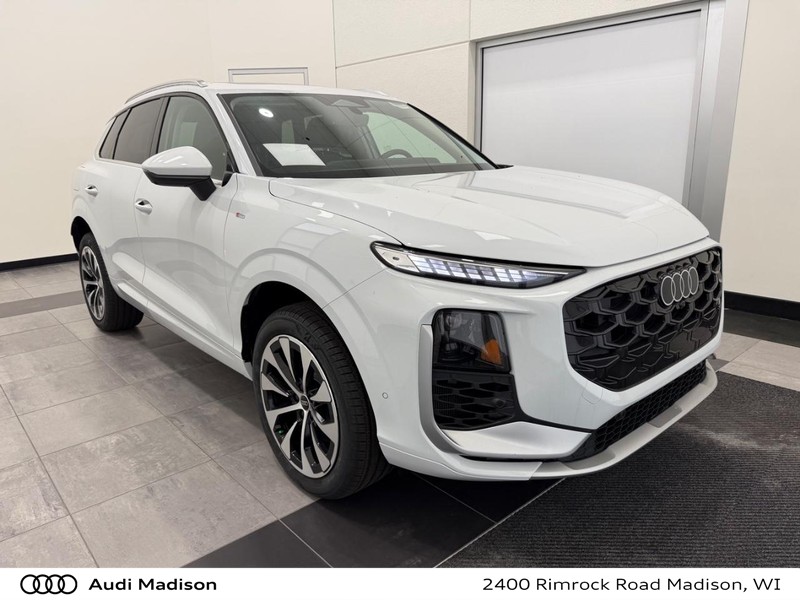 2026 Audi Q3 S line quattro's photo