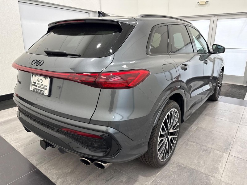 Audi SQ5 Vehicle Image 2