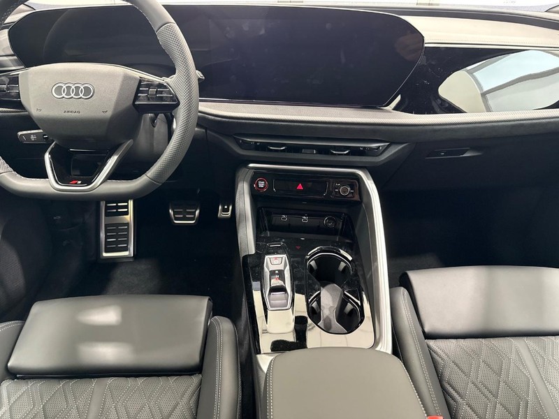 Audi SQ5 Vehicle Image 6