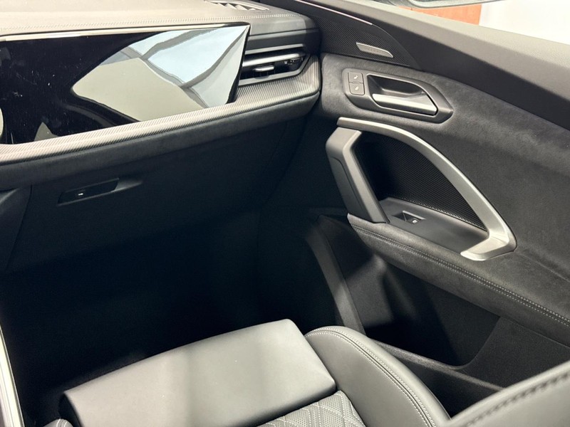 Audi SQ5 Vehicle Image 10