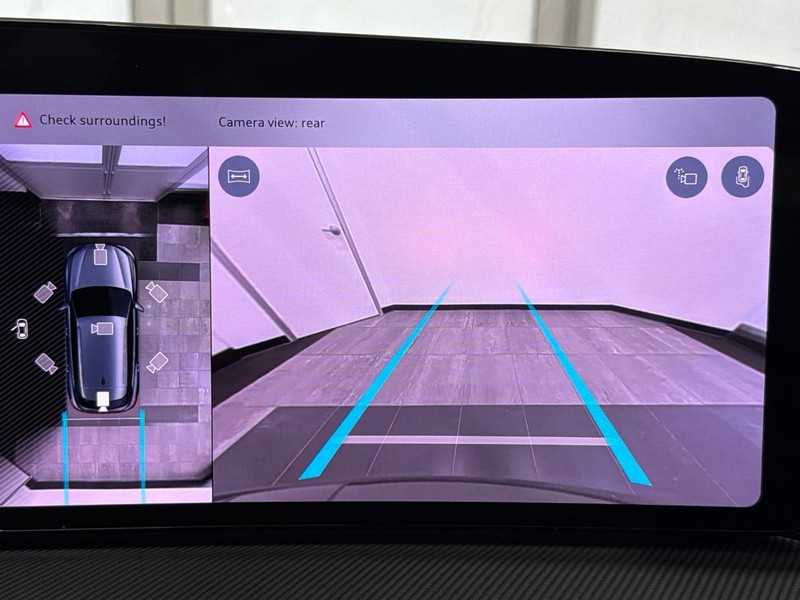 Audi SQ5 Vehicle Image 13