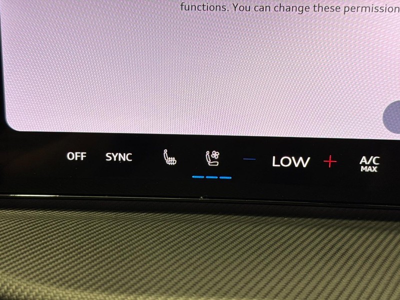 Audi SQ5 Vehicle Image 14