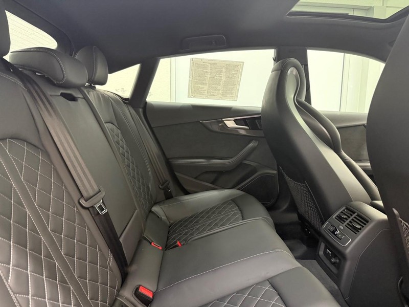 Audi S5 Sportback Vehicle Image 8