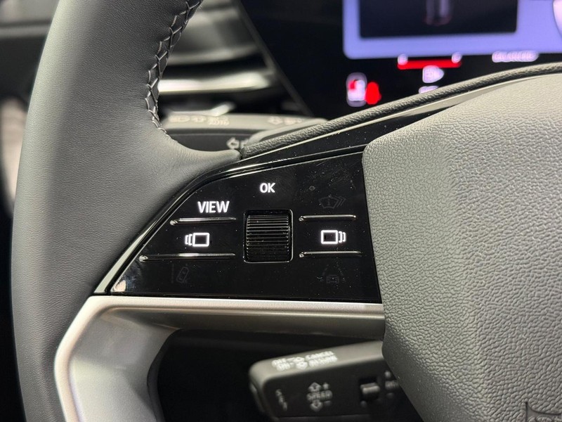 Audi Q5 Sportback Vehicle Image 11