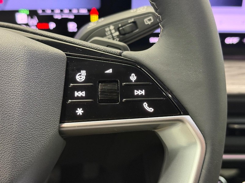 Audi Q5 Sportback Vehicle Image 12