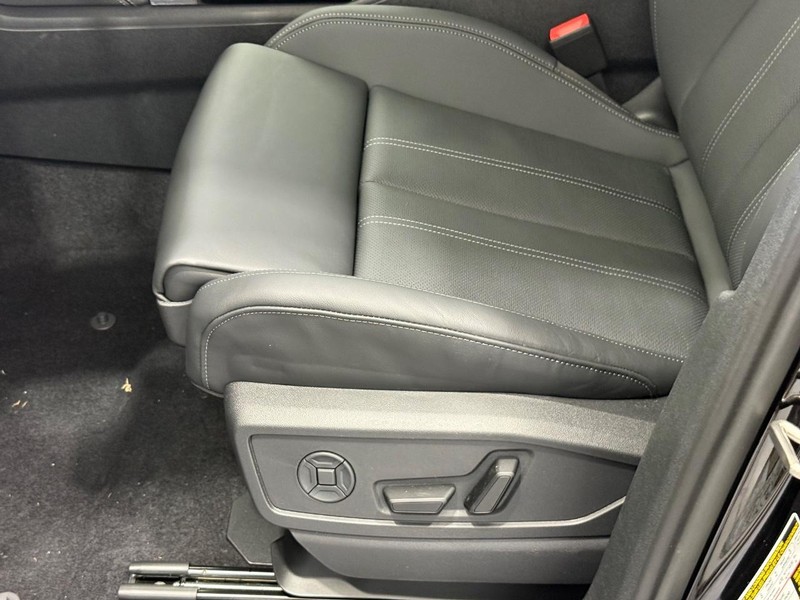 Audi Q5 Sportback Vehicle Image 15