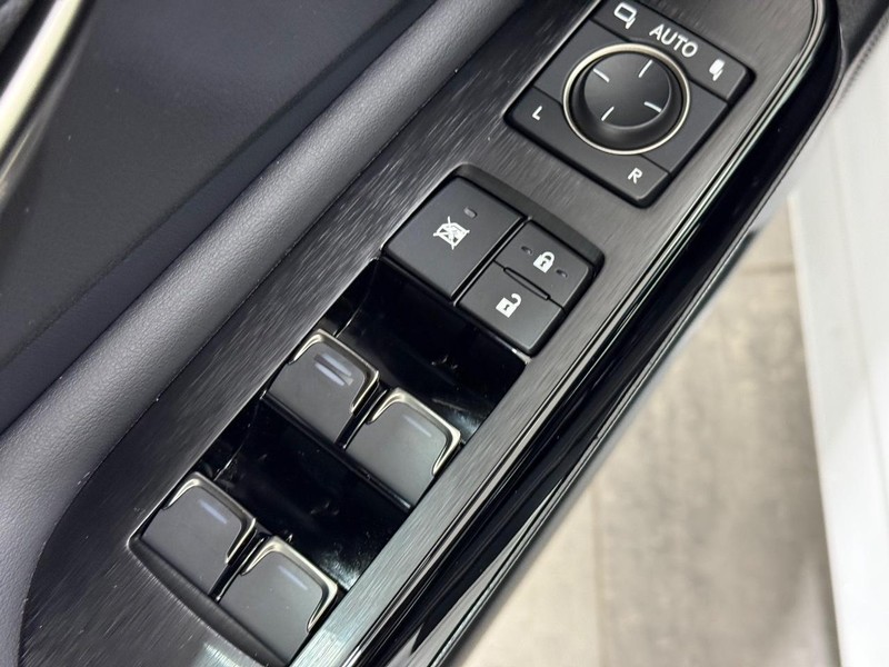 Lexus ES Vehicle Image 20