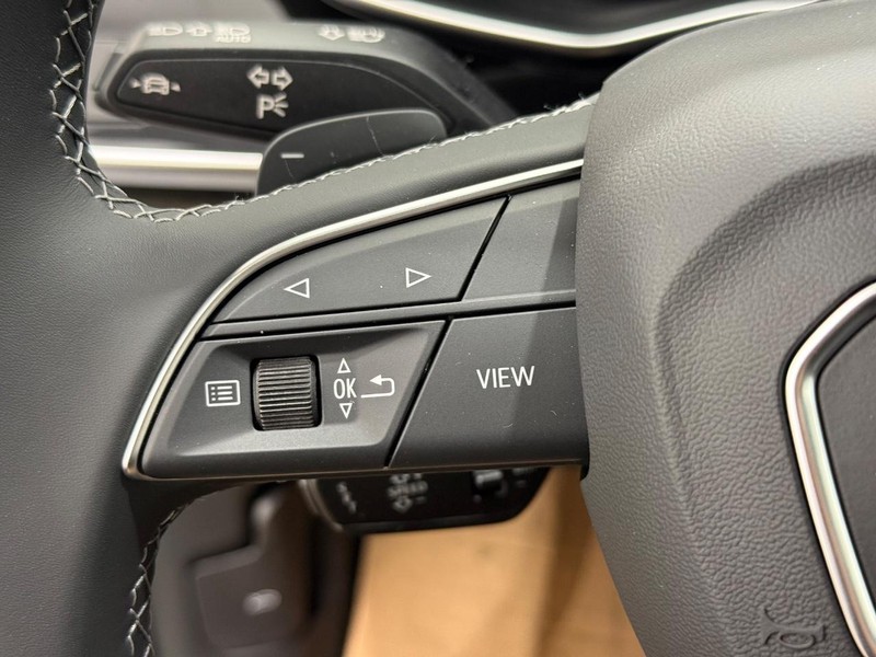 Audi Q7 Vehicle Image 11