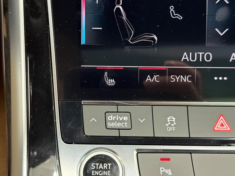 Audi Q7 Vehicle Image 14