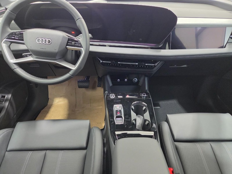 Audi Q6 e-tron Vehicle Image 5