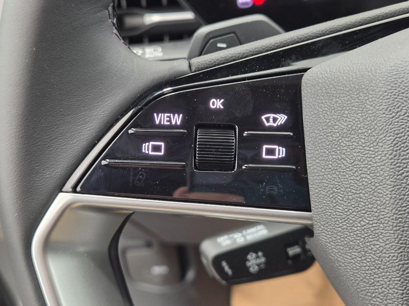 Audi Q6 e-tron Vehicle Image 10