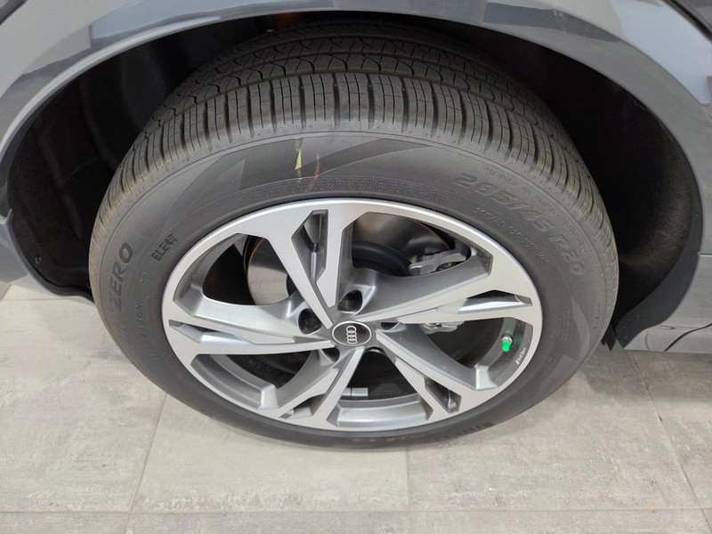 Audi Q6 e-tron Vehicle Image 3