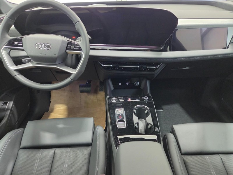 Audi Q6 e-tron Vehicle Image 5