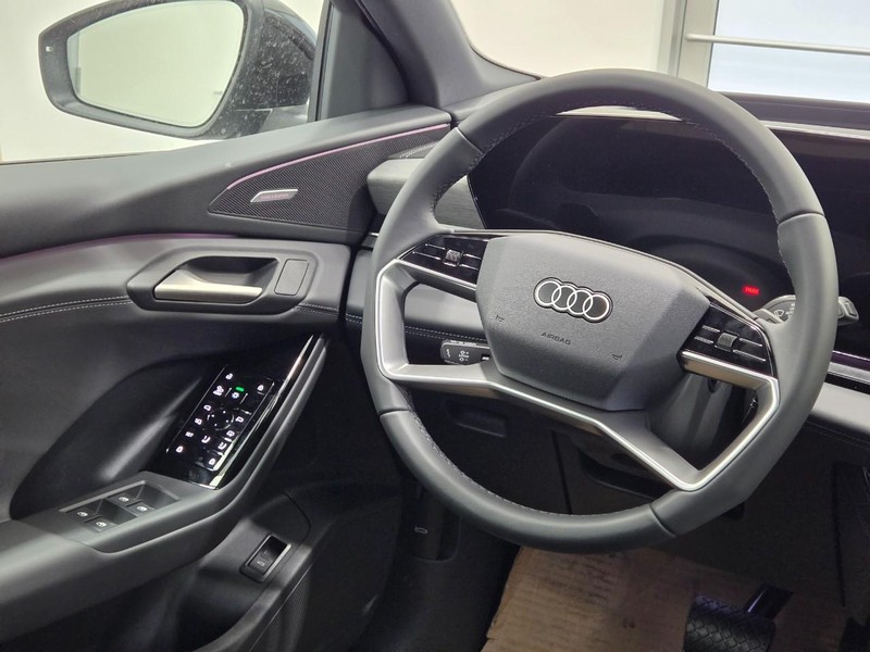 Audi Q6 e-tron Vehicle Image 7
