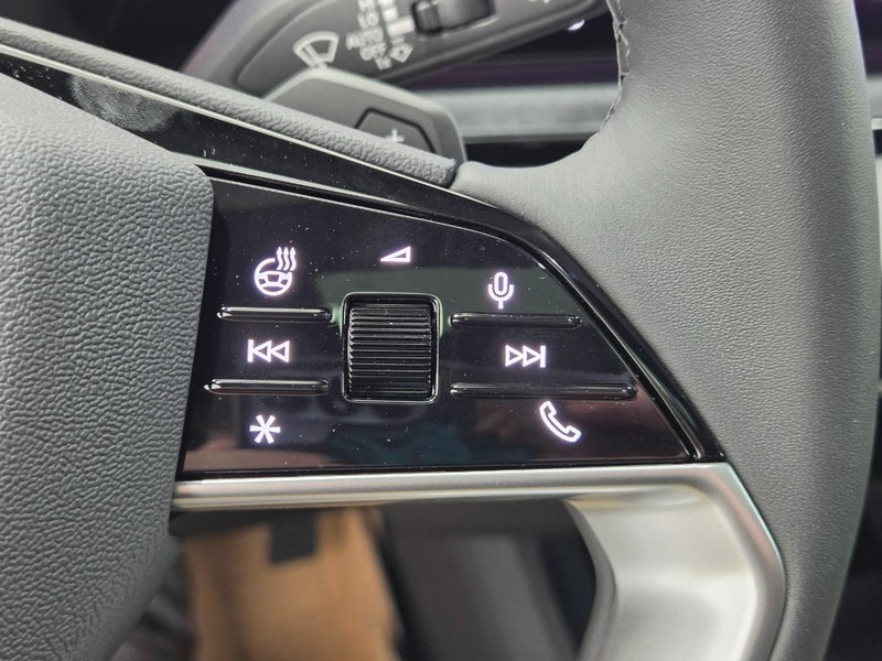 Audi Q6 e-tron Vehicle Image 10