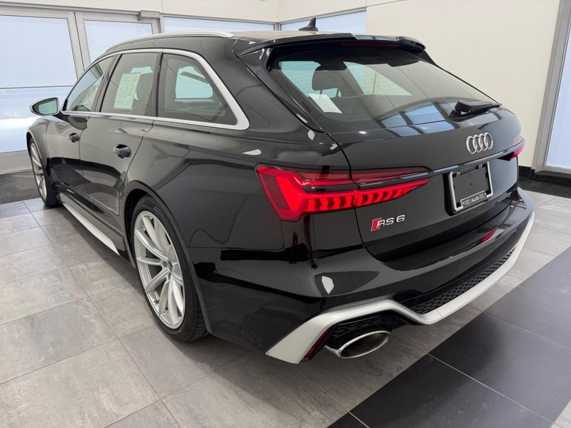 Audi RS 6 Avant Vehicle Image 4