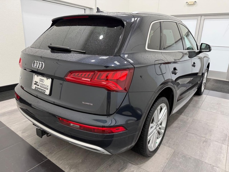Audi Q5 Vehicle Image 2