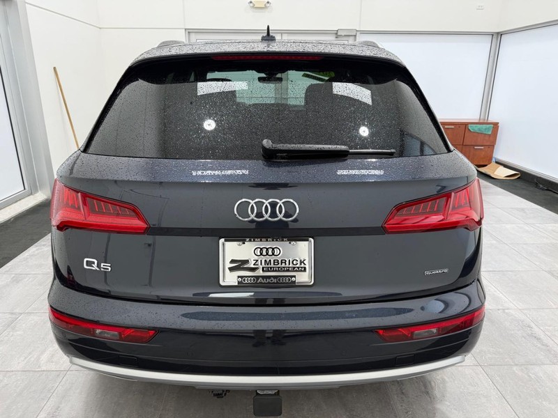 Audi Q5 Vehicle Image 3